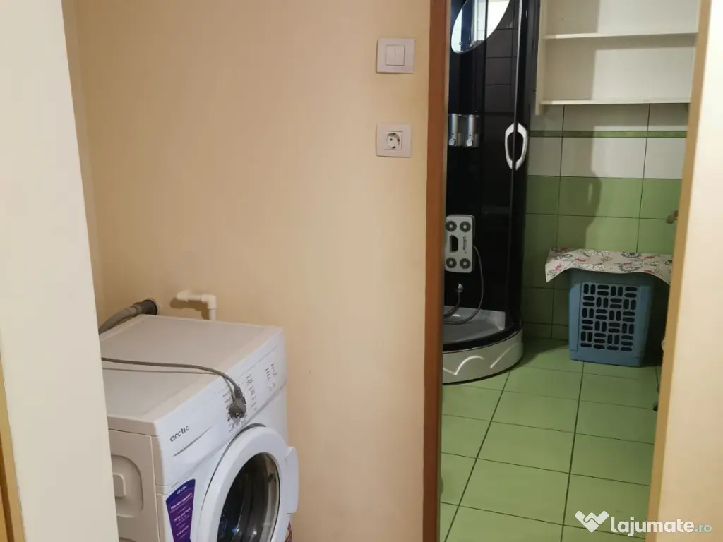 Particular vând apartament 2 camere 