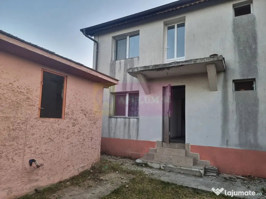 VANZARE CASA P+1+M (5 CAM) SAT SADINA COM. ROATA DE JOS (GR) 