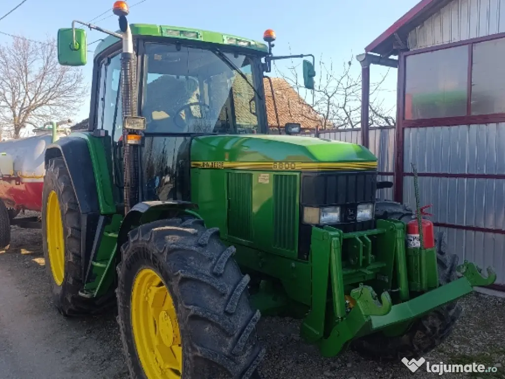 John Deere 6800 