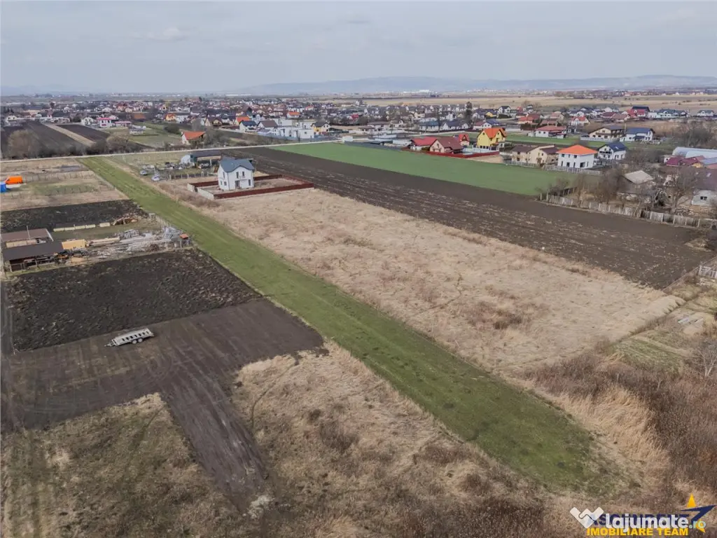 2.082 mp teren intravilan Stupini, zona de case, utilitati i 