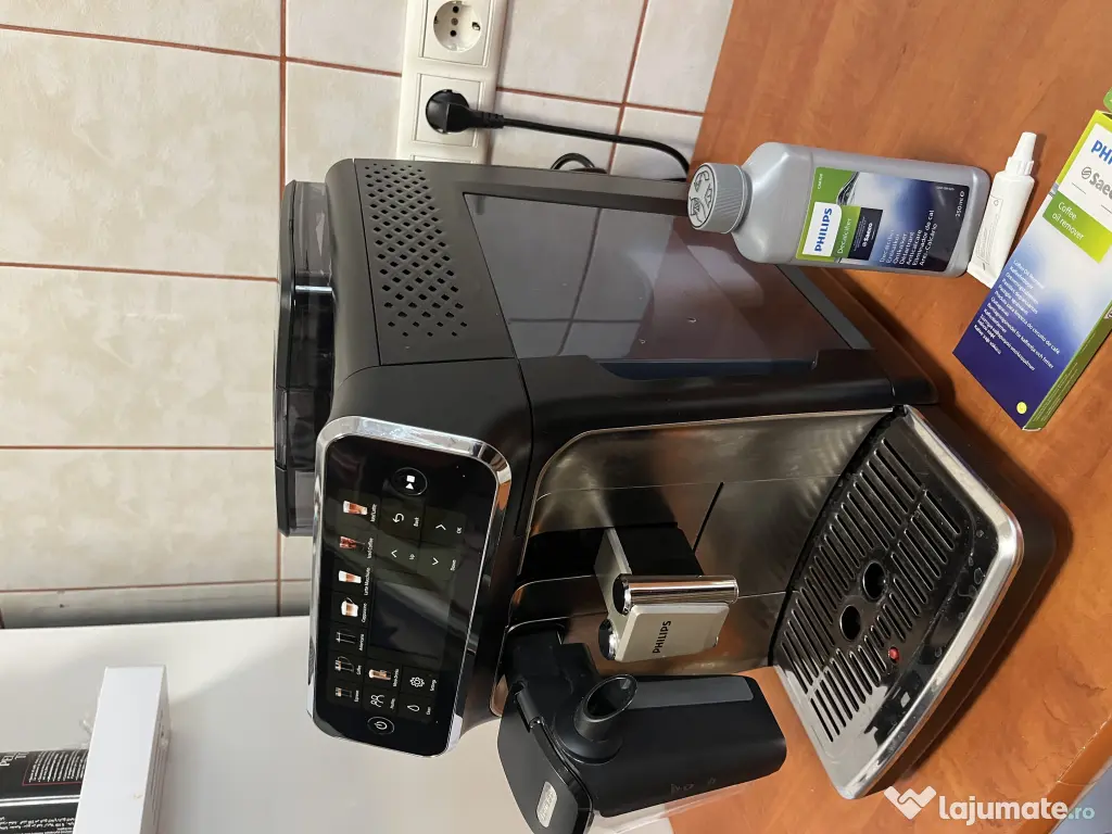 Espressor automat PHILIPS Seria 5500 + Accesorii