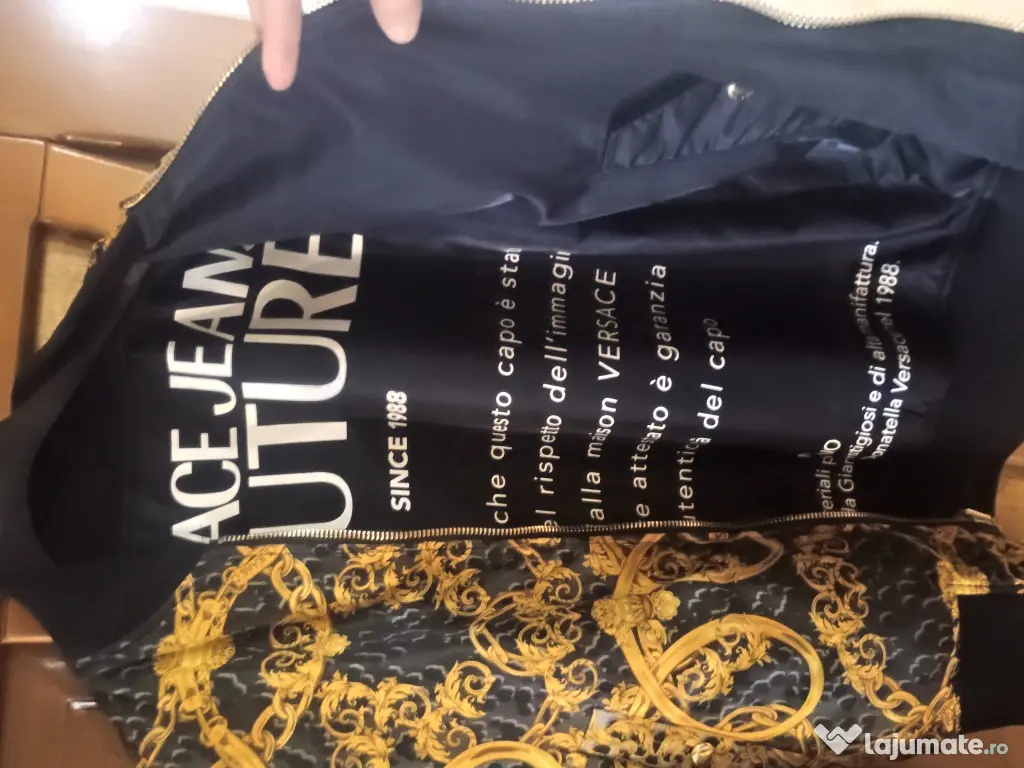 Vând trening Versace Coutoure 