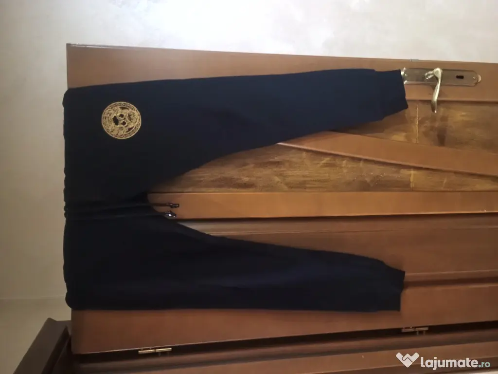 Vând trening Versace Coutoure 