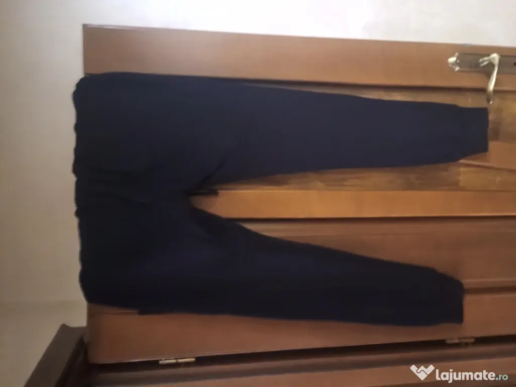 Vând trening Versace Coutoure 