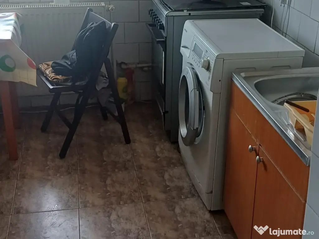 Apartament 2 camere strada Alexandru Ghica intersectie cu str. Bucuresti.