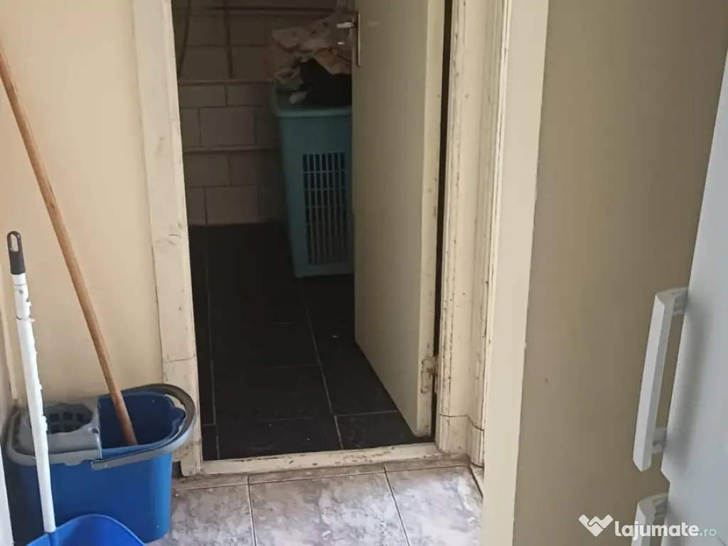 Apartament 2 camere strada Alexandru Ghica intersectie cu str. Bucuresti.