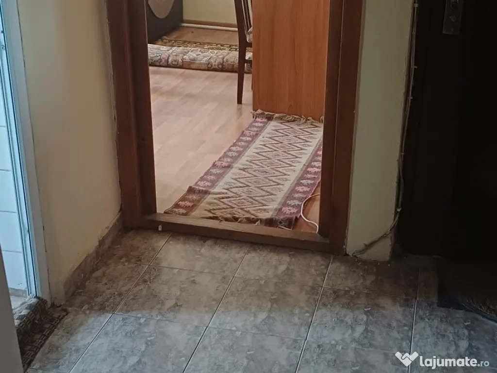 Apartament 2 camere strada Alexandru Ghica intersectie cu str. Bucuresti.