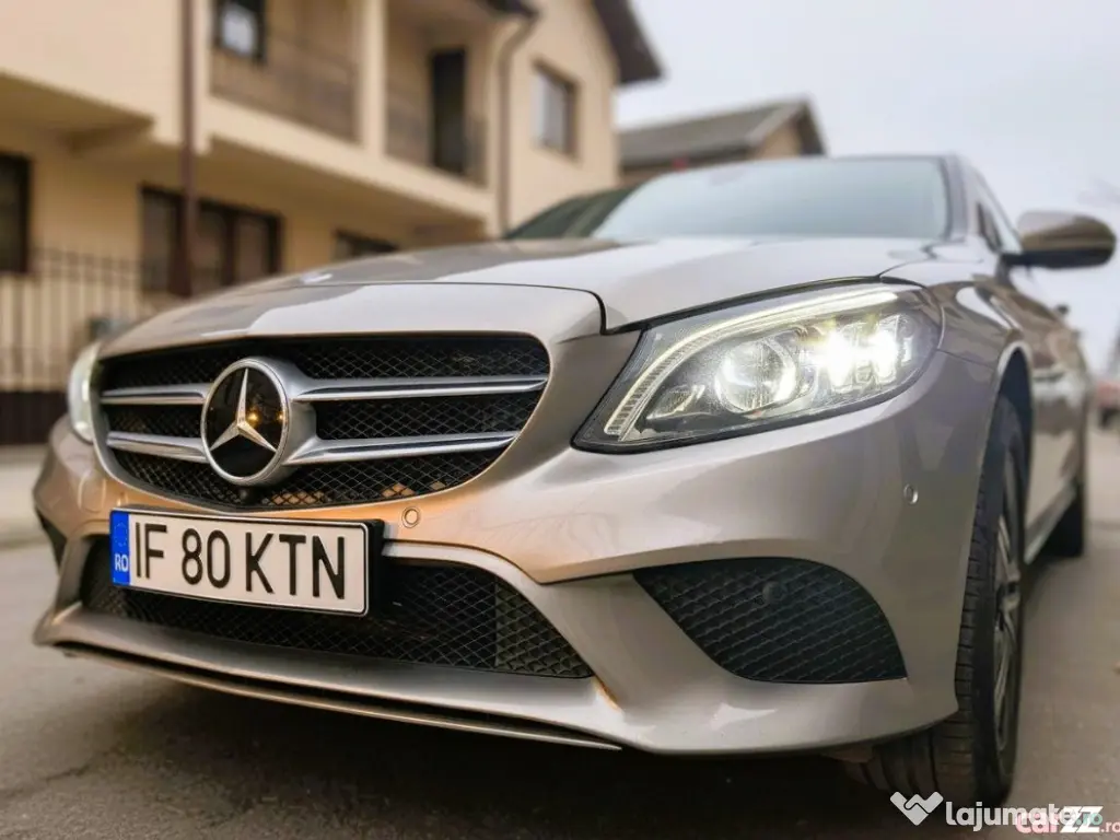 Mercedes C300 4Matic EQ-Boost Mild Hibrid 258 CP Multibeam Distronic Plus 360*