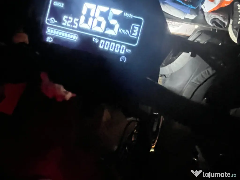 Vând trotinetă electrică kukirin G2 Max 