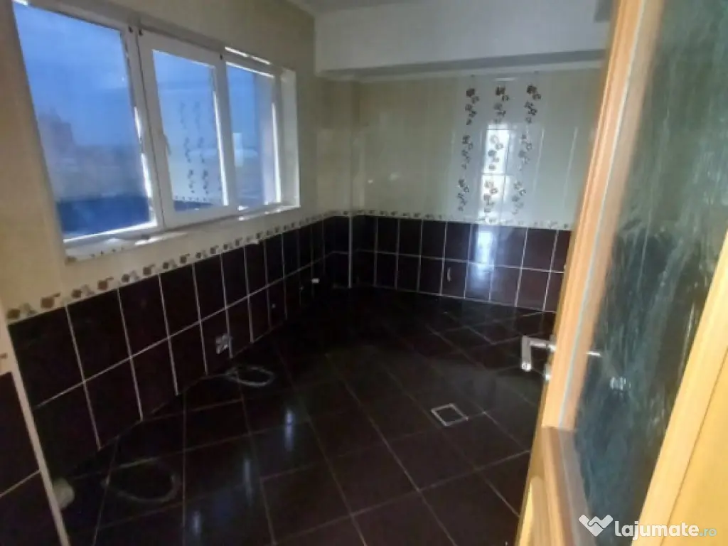 PENTHOUSE EXCLUSIVIST, 317 mp utili + 393 mp terase+piscina, 