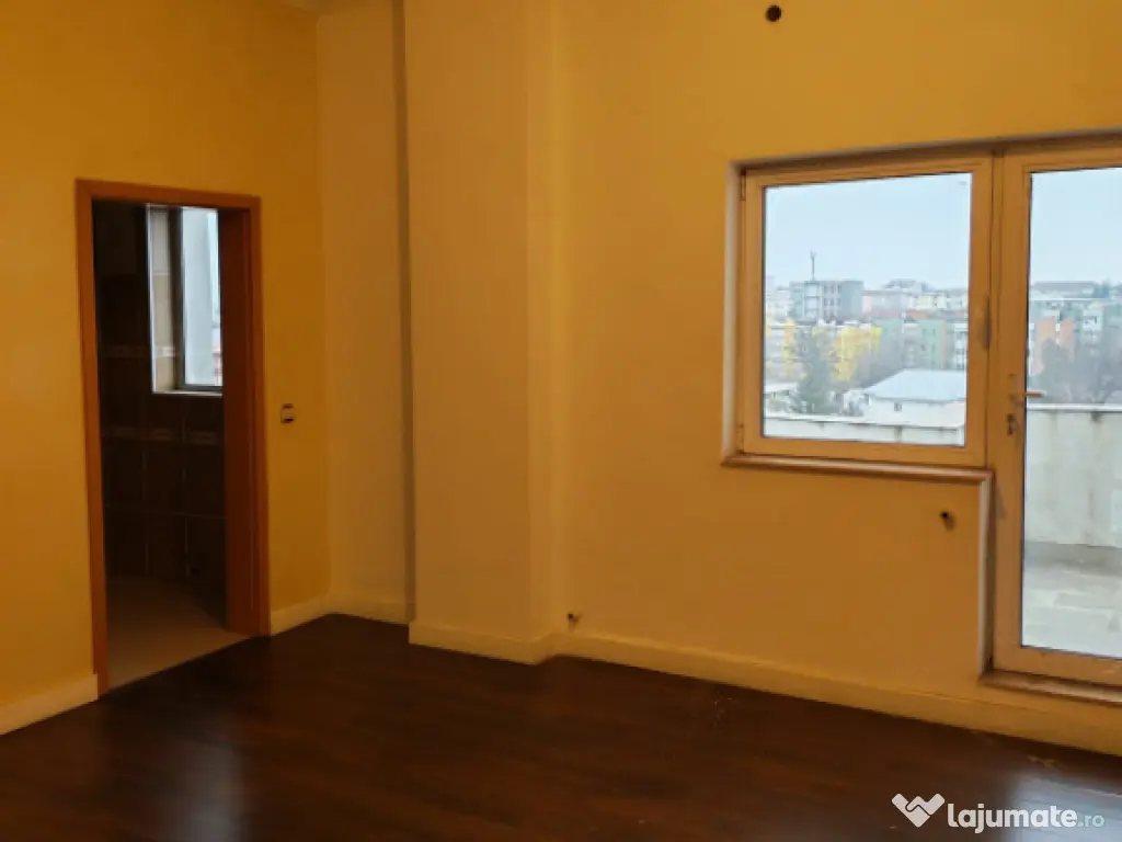 PENTHOUSE EXCLUSIVIST, 317 mp utili + 393 mp terase+piscina, 