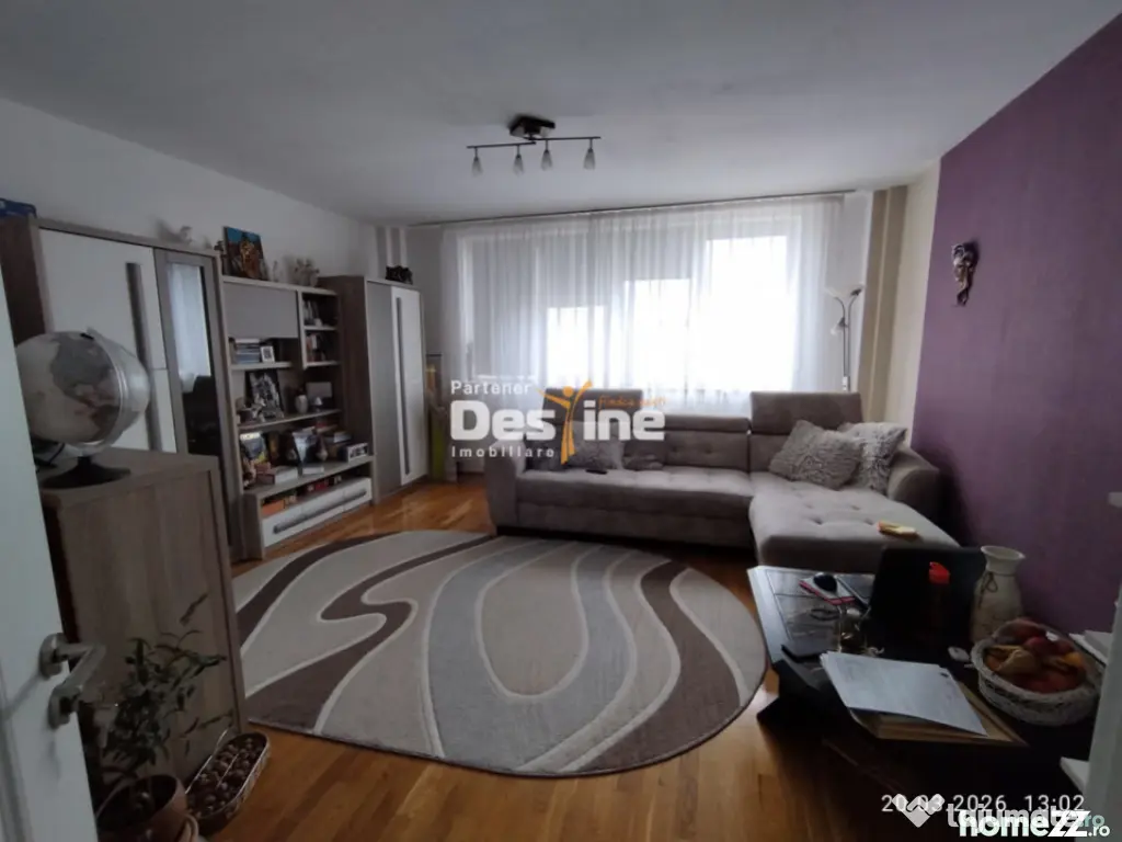 Apartament de vânzare 2 camere, decomandat, mobilat 