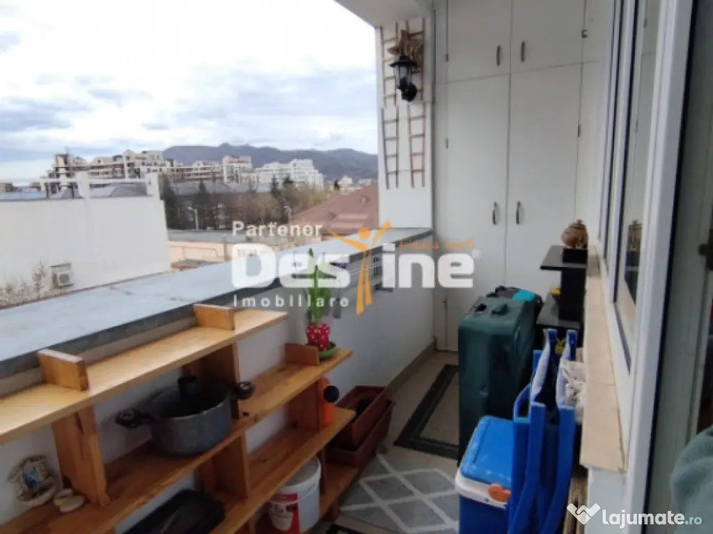 Apartament de vânzare 2 camere, decomandat, mobilat 