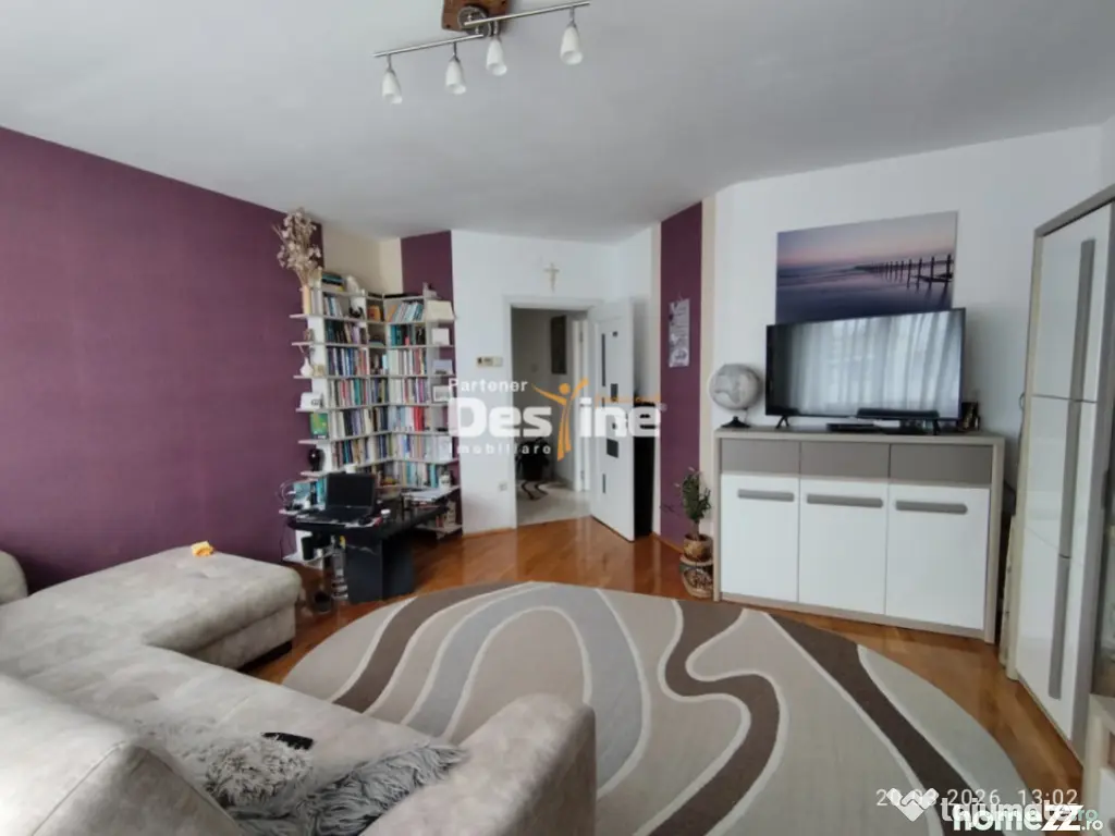 Apartament de vânzare 2 camere, decomandat, mobilat 