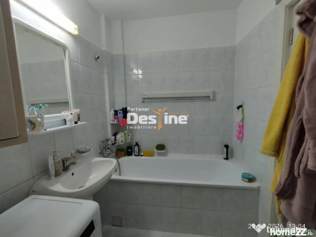 Apartament de vânzare 2 camere, decomandat, mobilat 