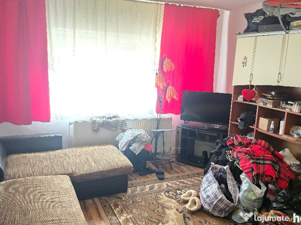 Vand apartament cu o camera decomandat in Deva,Micro 15, parter 