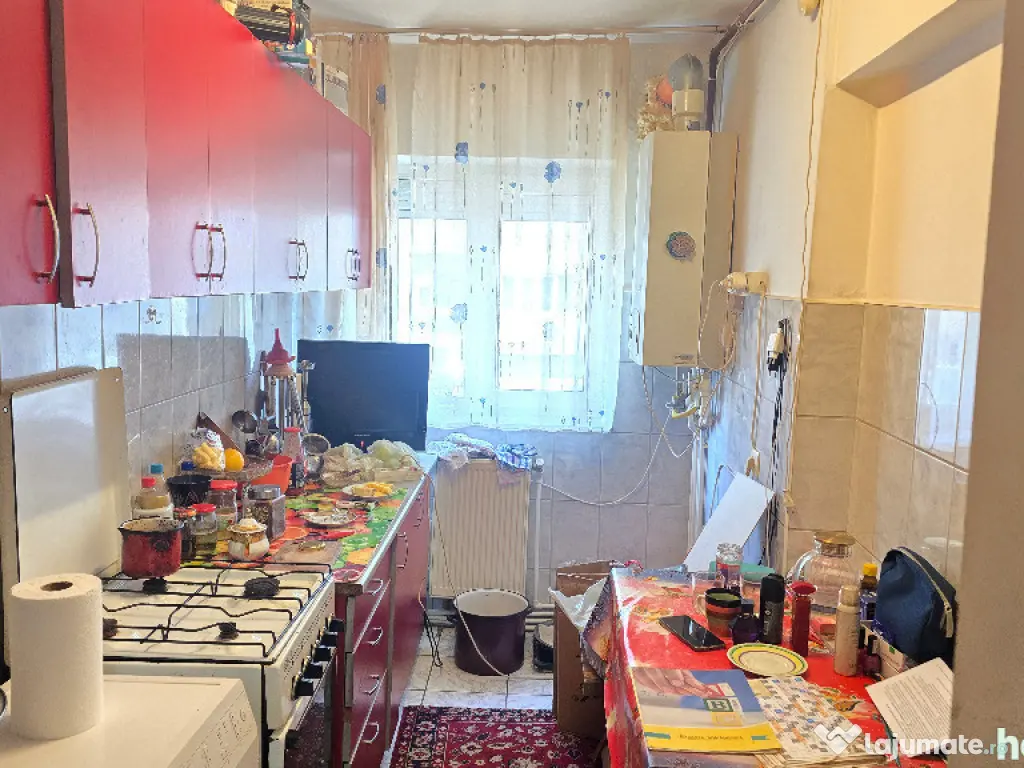 Vand apartament cu o camera decomandat in Deva,Micro 15, parter 