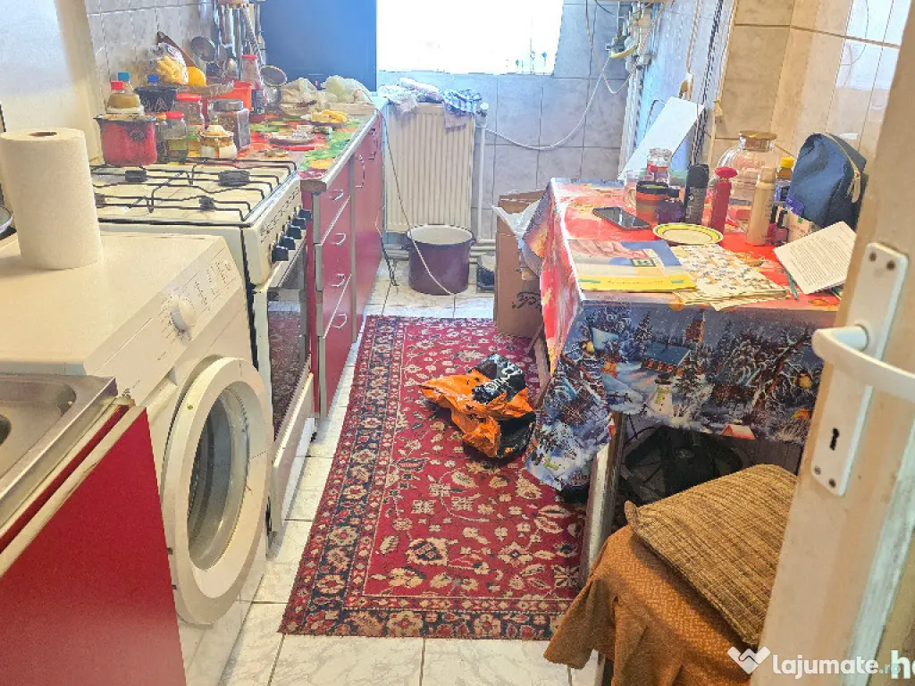 Vand apartament cu o camera decomandat in Deva,Micro 15, parter 