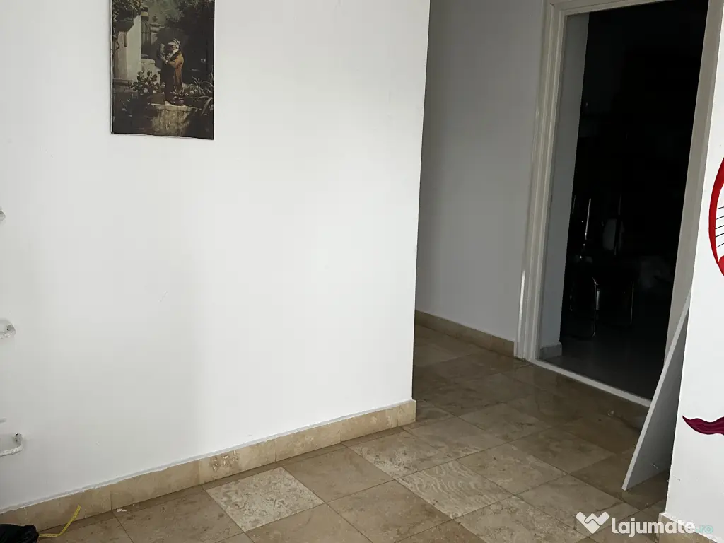 Etaj de Închiriat (SECTOR 4 )- Ideal Cabinet / Sediu Firmă