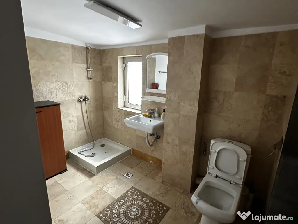 Etaj de Închiriat (SECTOR 4 )- Ideal Cabinet / Sediu Firmă