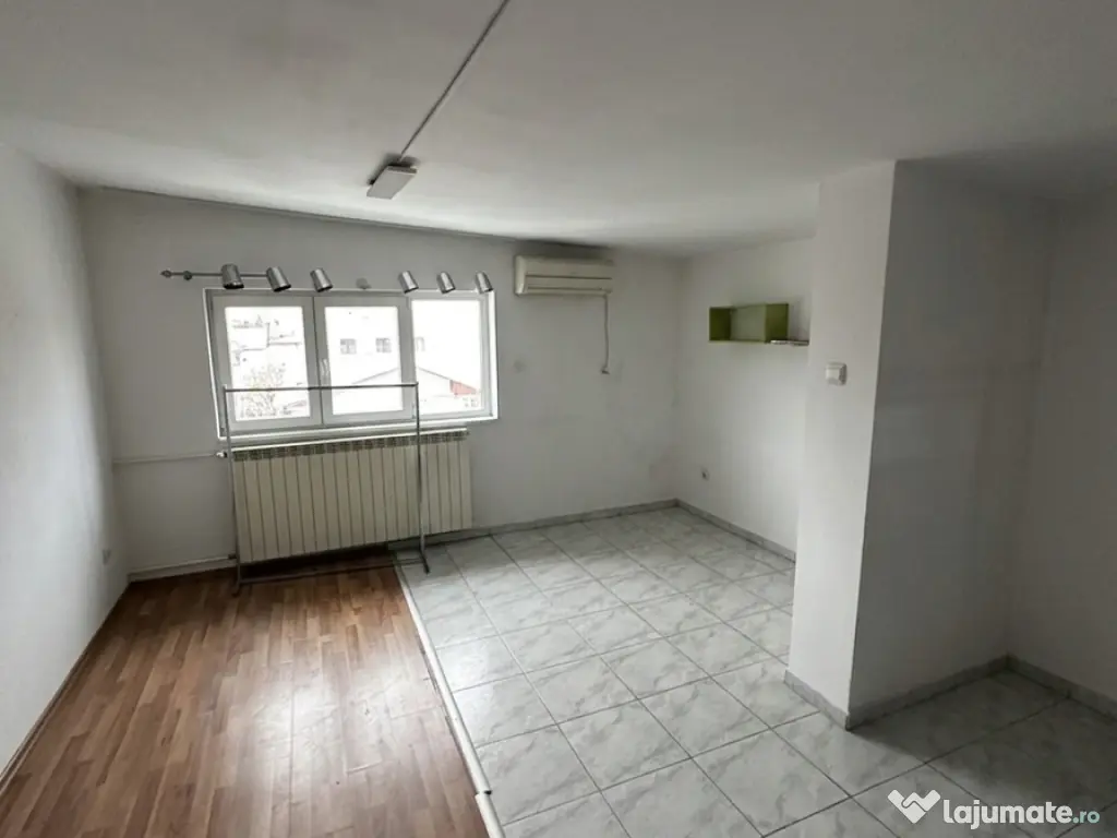 Etaj de Închiriat (SECTOR 4 )- Ideal Cabinet / Sediu Firmă