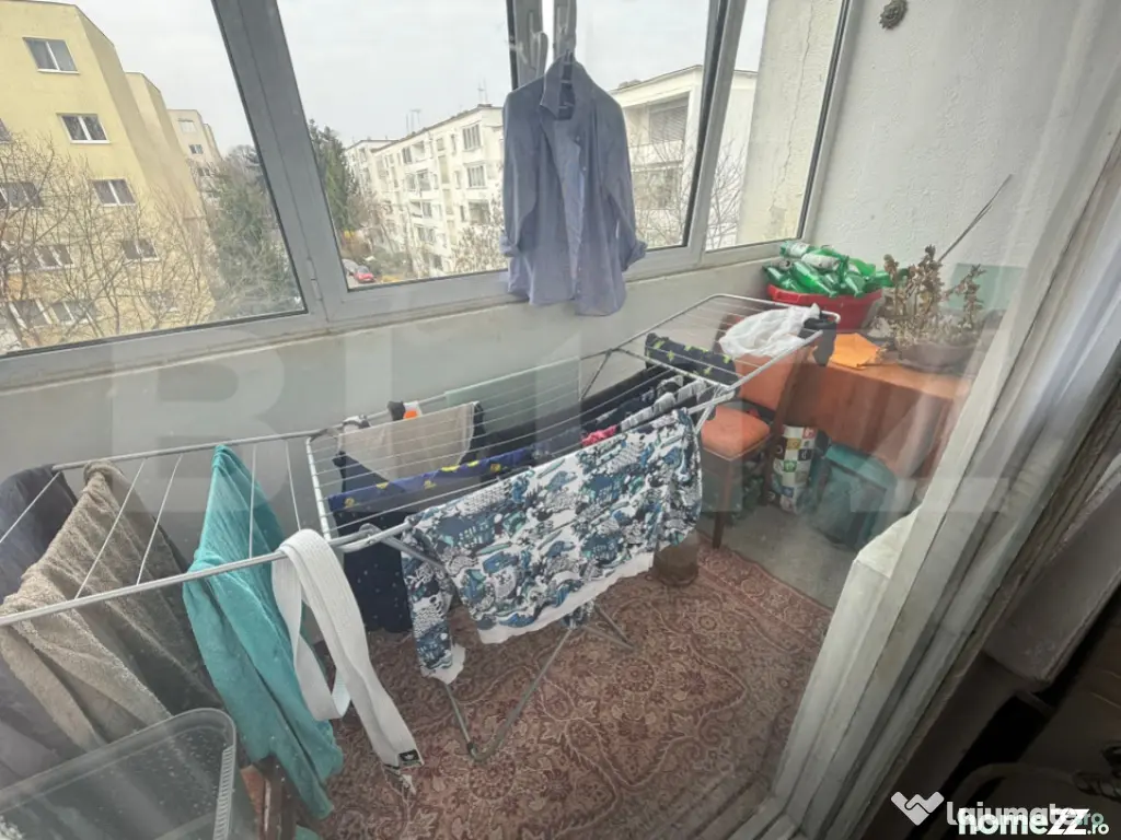 Apartament 4 camere, etaj intermediar, 2 băi, boxă,| G. Al 