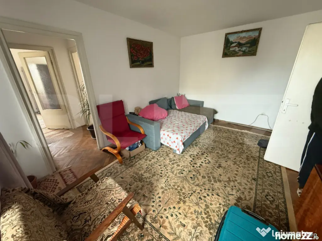 Apartament 4 camere, etaj intermediar, 2 băi, boxă,| G. Al 