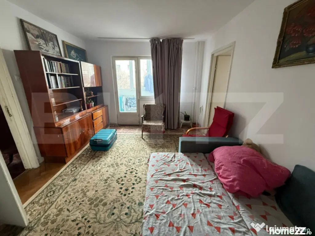 Apartament 4 camere, etaj intermediar, 2 băi, boxă,| G. Al 