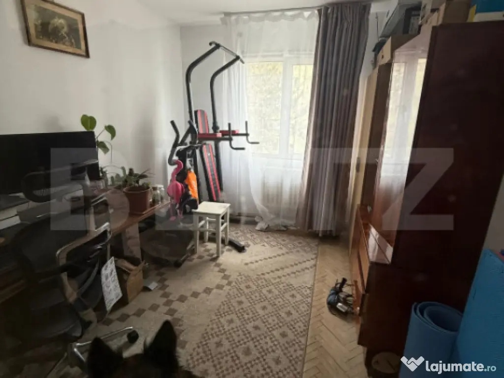 Apartament 4 camere, etaj intermediar, 2 băi, boxă,| G. Al 