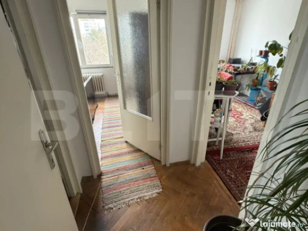 Apartament 4 camere, etaj intermediar, 2 băi, boxă,| G. Al 