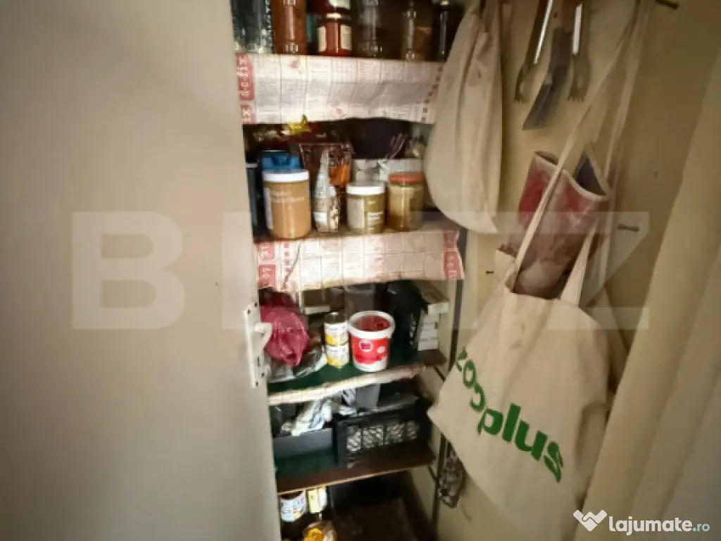 Apartament 4 camere, etaj intermediar, 2 băi, boxă,| G. Al 