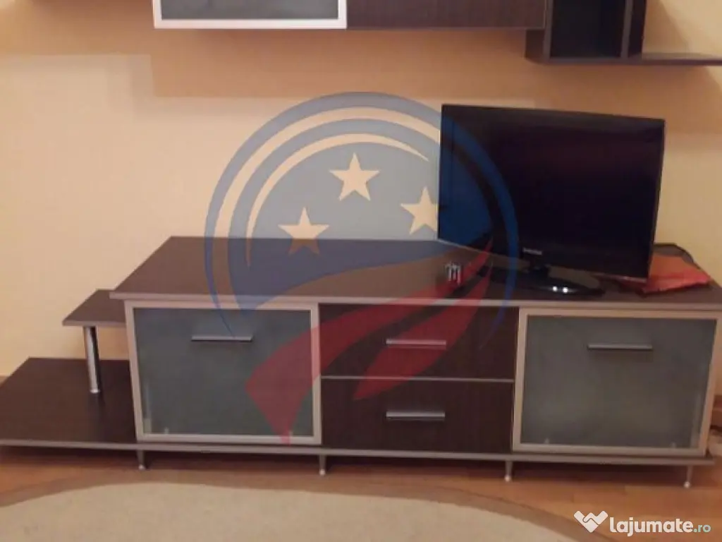 Apartament de închiriat central 