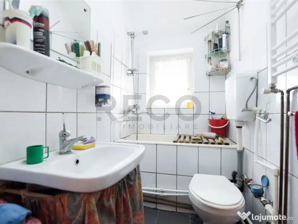 RECO . Apartament cu 3 camere . Zona Episcopia Bihorului 
