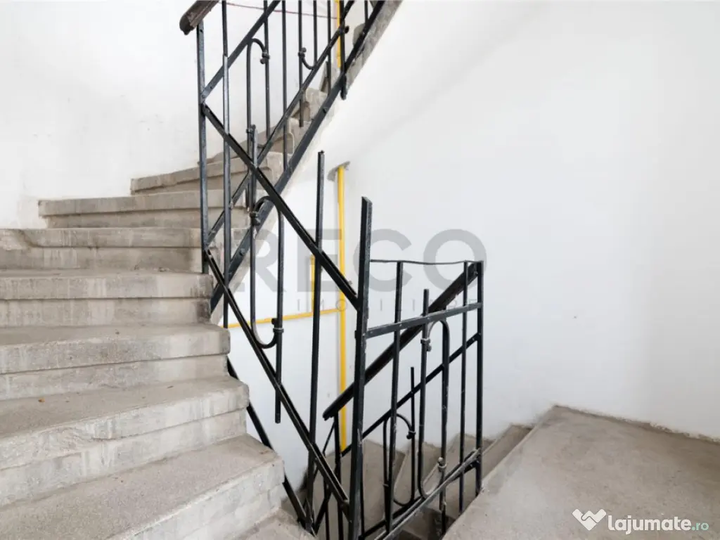 RECO . Apartament cu 3 camere . Zona Episcopia Bihorului 