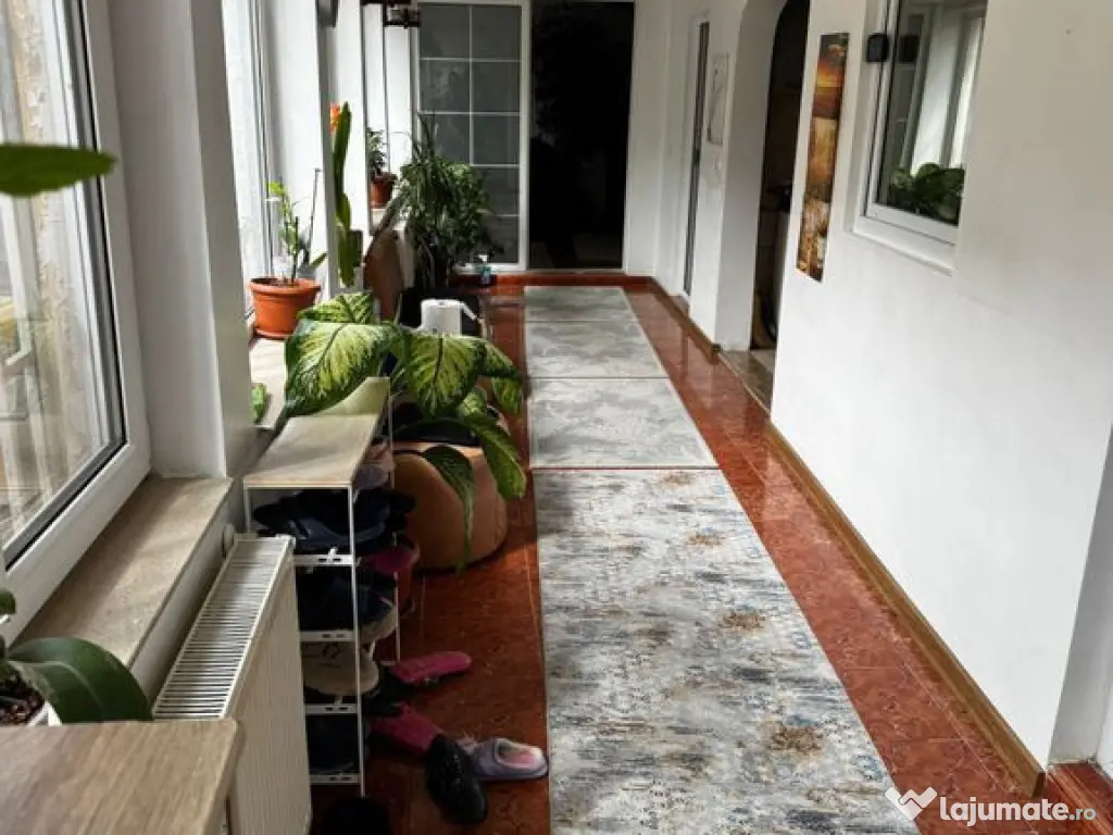 Casa de vanzare - zona Stadion 