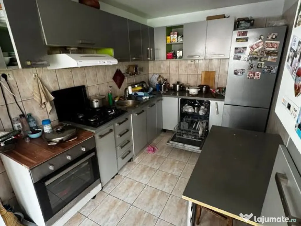 Casa de vanzare - zona Stadion 