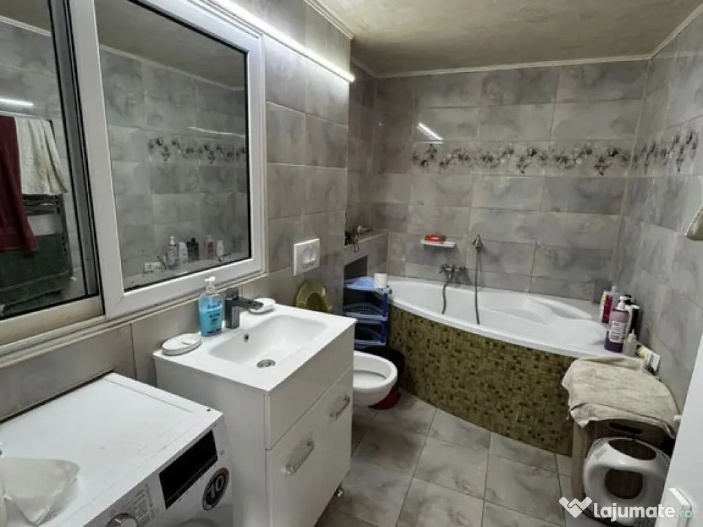 Casa de vanzare - zona Stadion 