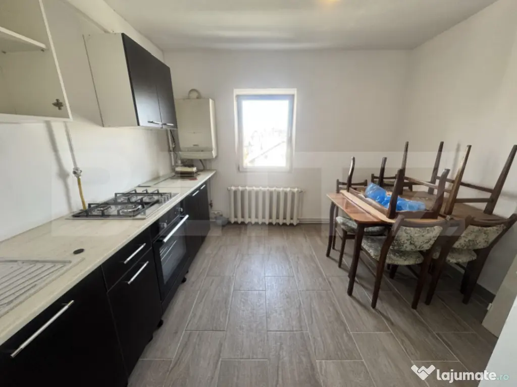 Apartament de vânzare zona Bradet 