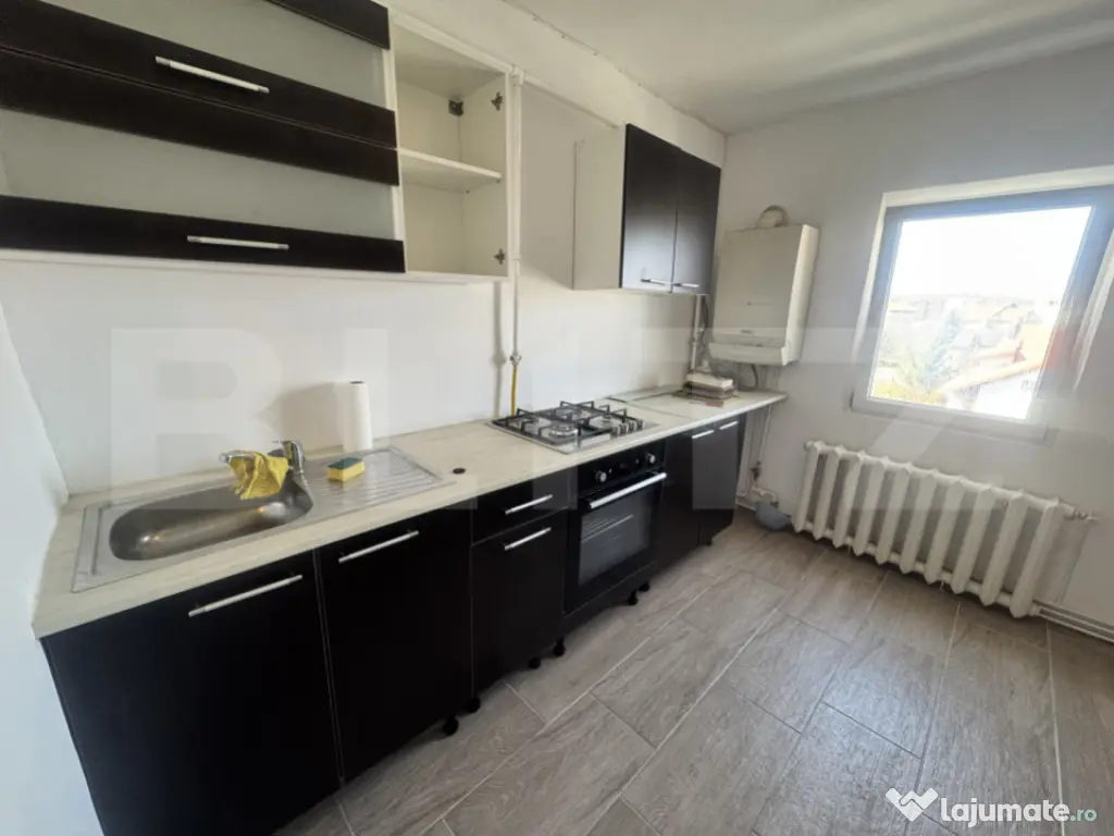 Apartament de vânzare zona Bradet 
