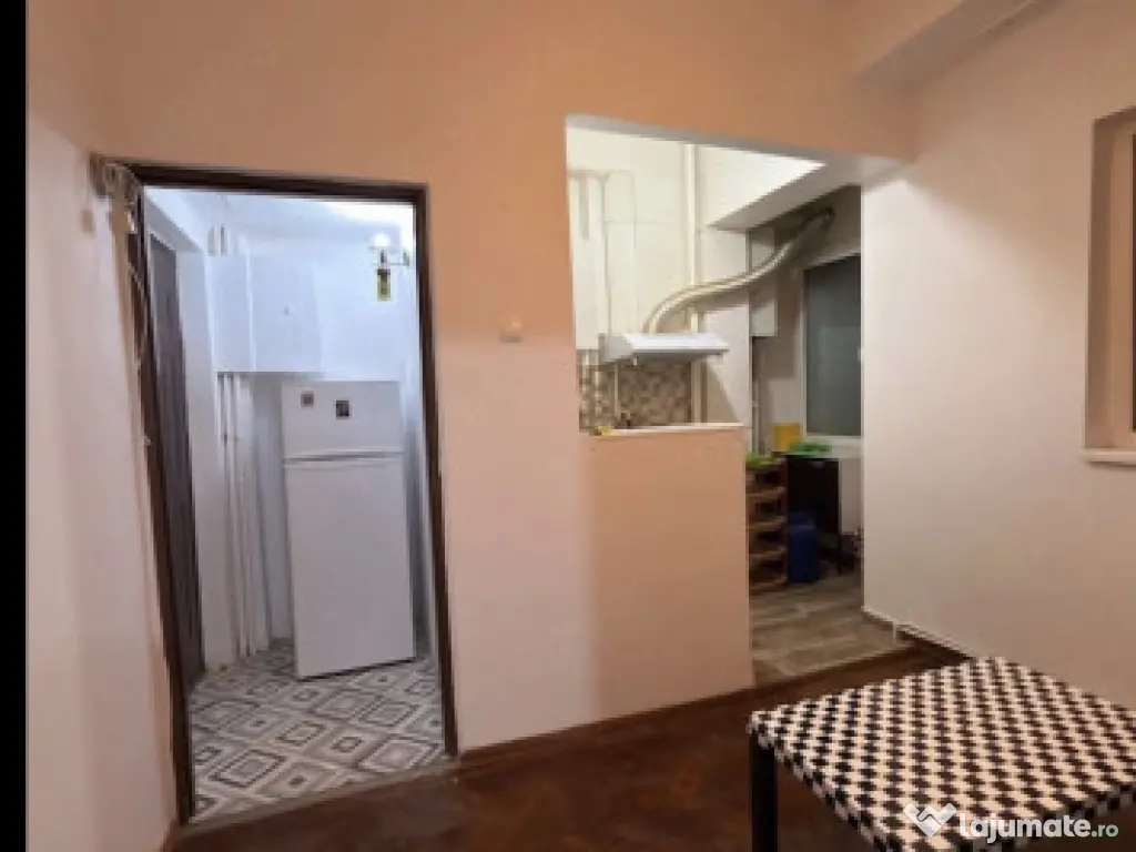 Unirii etaj 5 decomandat 