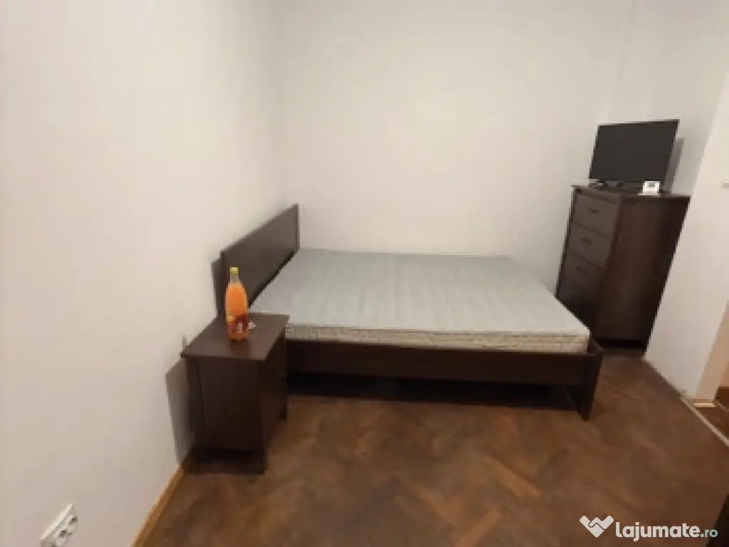 Unirii etaj 5 decomandat 