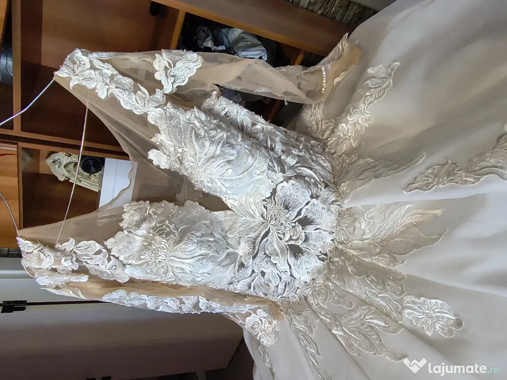 Vând rochie de mireasă mărimea 40 42 