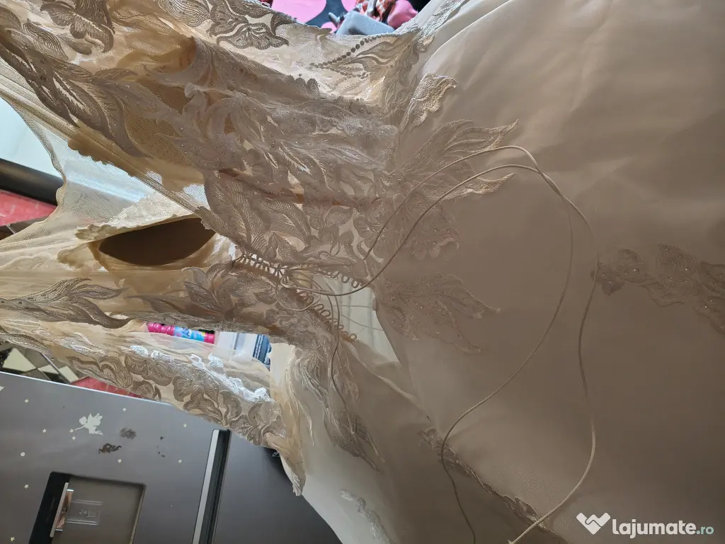 Vând rochie de mireasă mărimea 40 42 