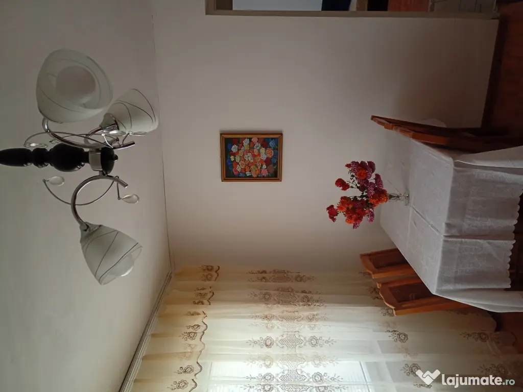 Închiriez Apartament cu 3 camere 