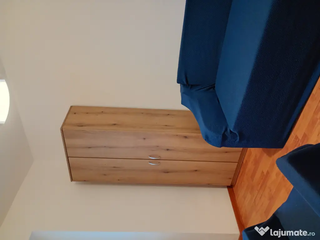 Închiriez Apartament cu 3 camere 