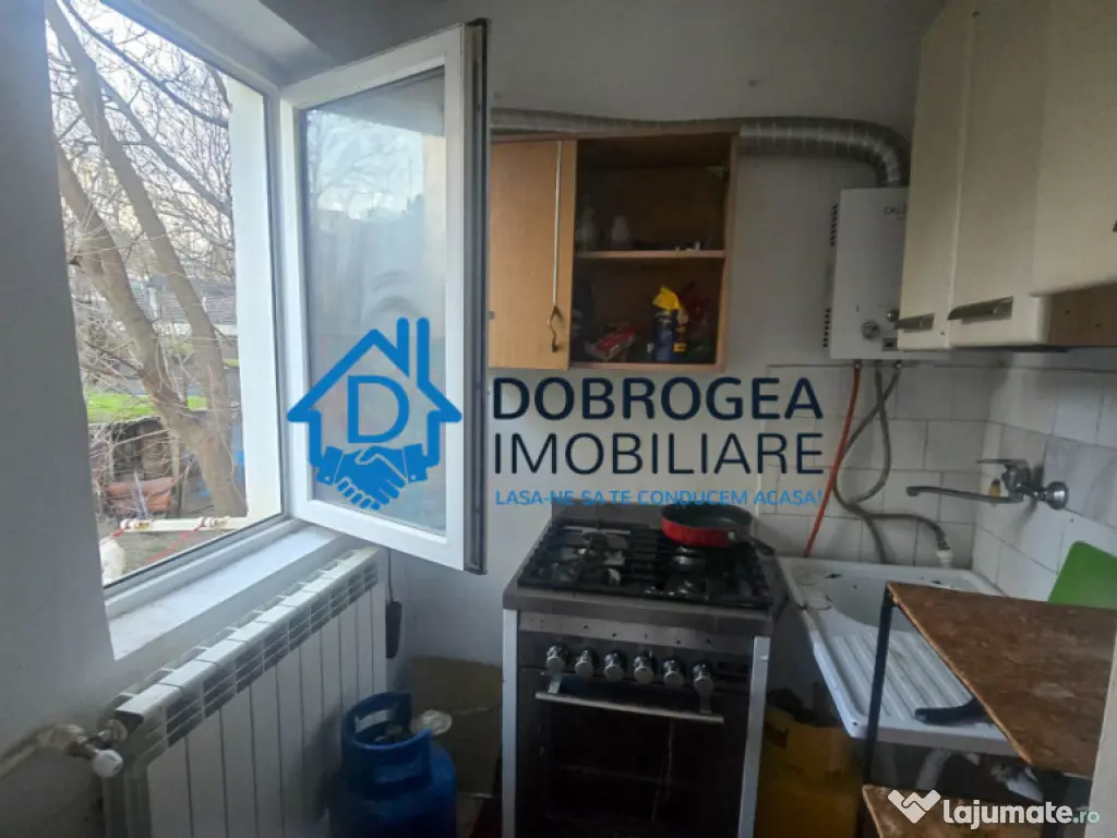 23 AUGUST-APARTAMENT 3 CAMERE 