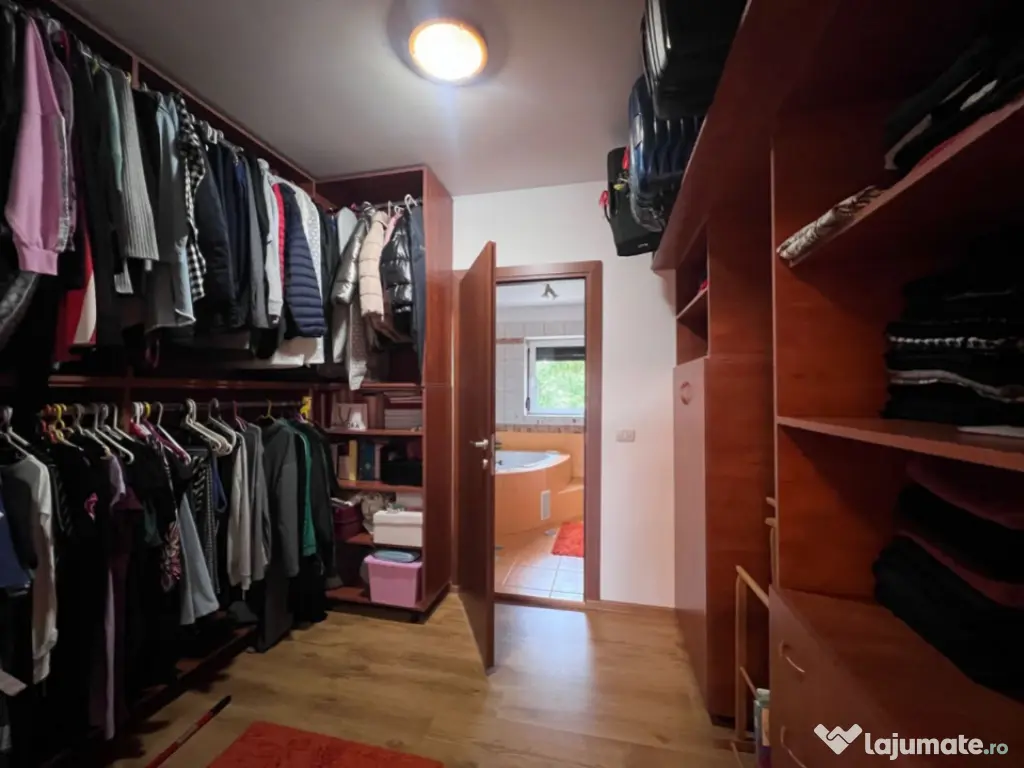 Pipera - Vilă duplex 6 camere și 4 băi 