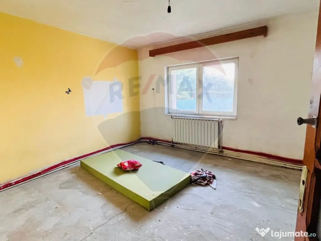 Casă / Vilă cu 4 camere de vânzare Santandrei 