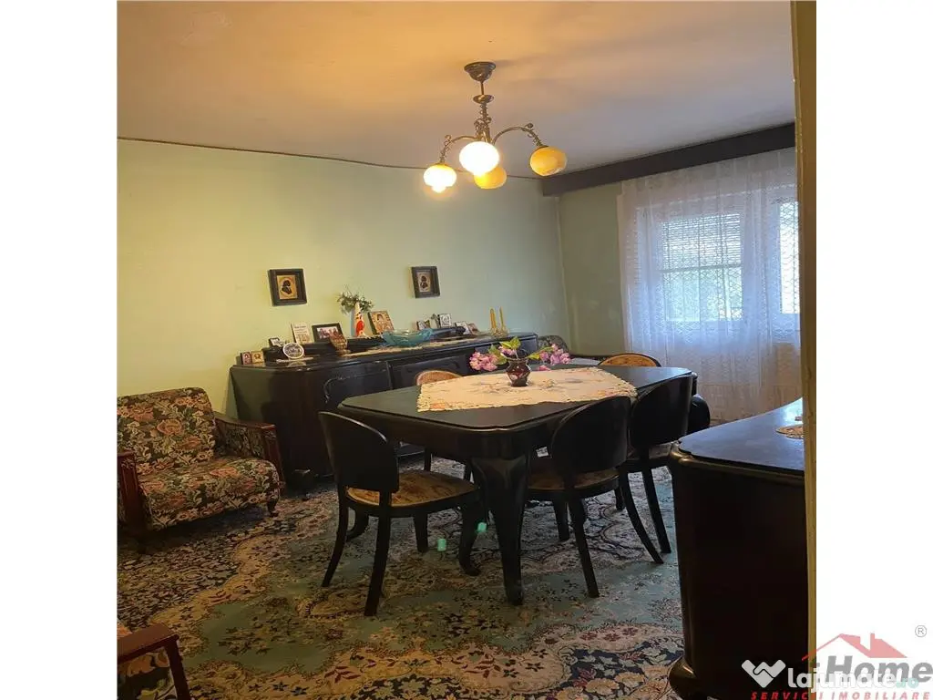 Apartament cu 3 camere, 74mp, etaj 1 , zona Centrala 