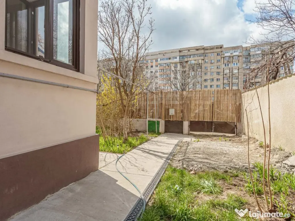Piata Muncii - Decebal, casa 87 mp totali, 179 mp curte l... 